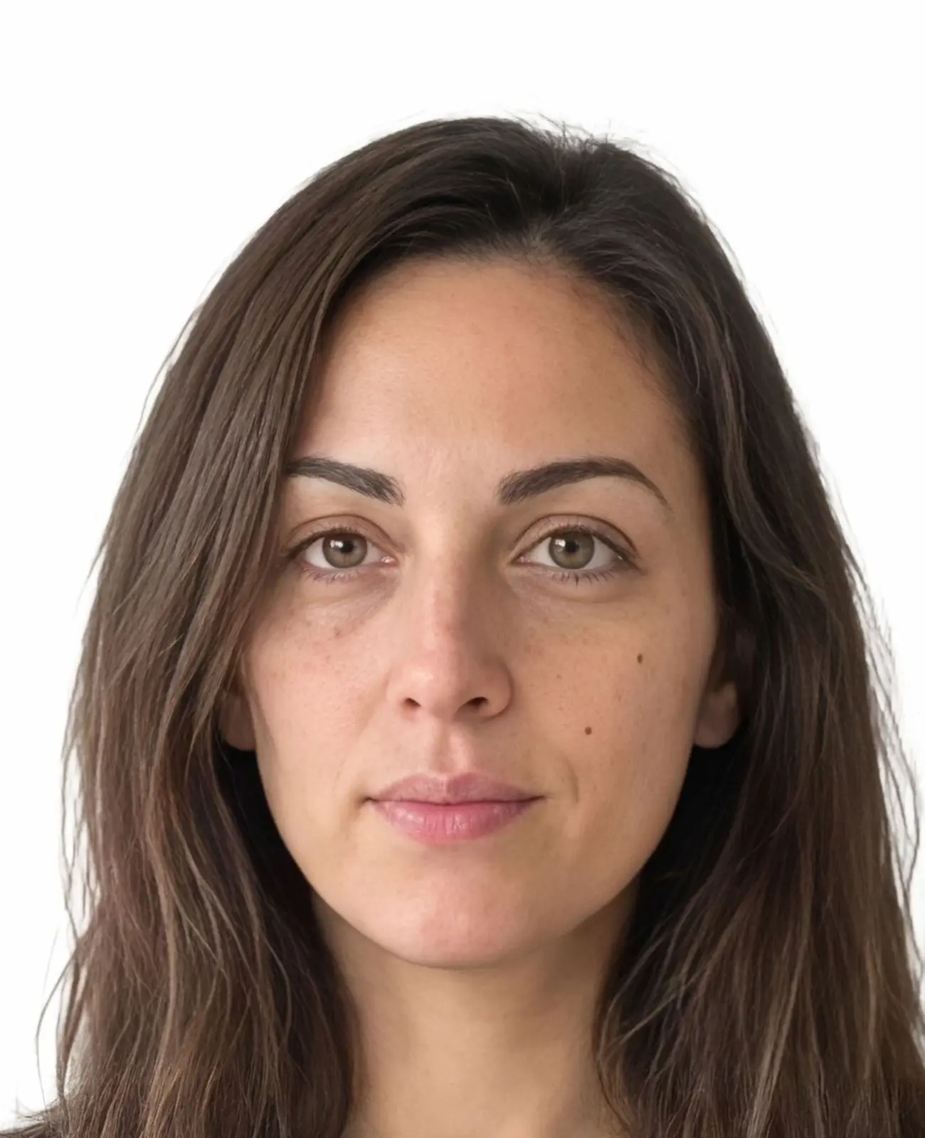 Foto de carnet recortada al tamaño oficial de 26 × 32 mm